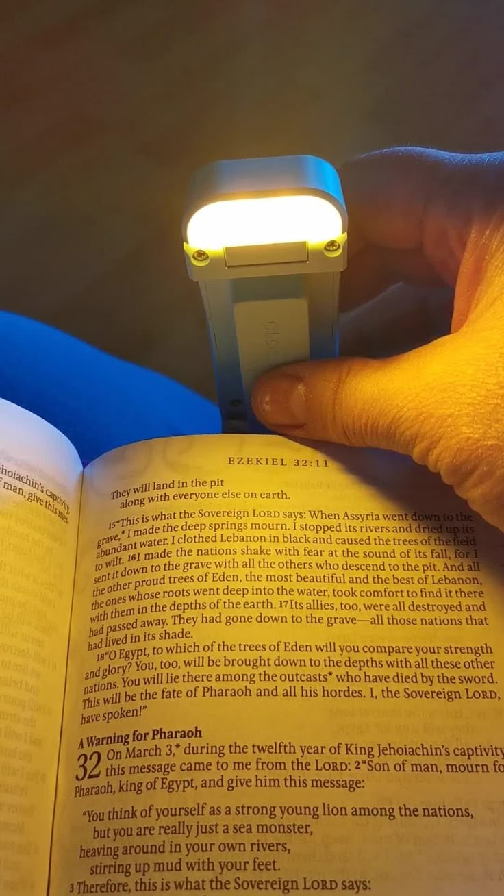 Luminária Noturna Read, 100% LED